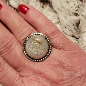 BUNDLE & RECEIVE A $10 GIFT❣️ White Druzy